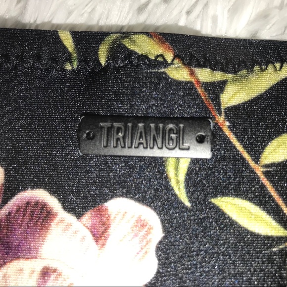 Triangl Bikini * CAN BE SOLD SEPARATELY* - Picture 4 of 4